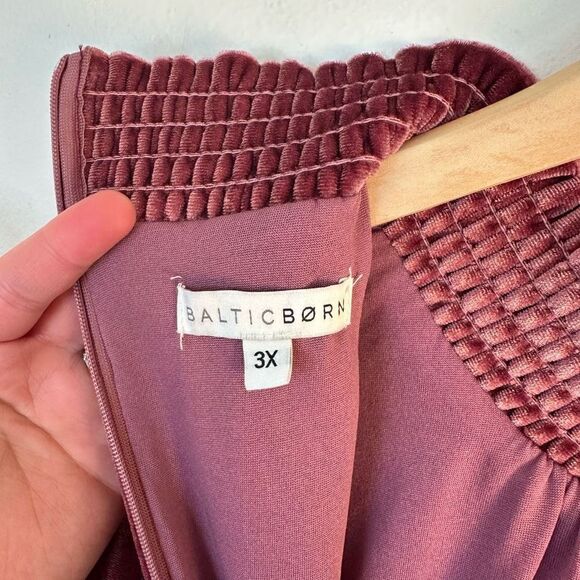 Baltic Born Women’s Tina Mauve Velvet Short Smocked Neck Cuff Dress - Picture 8 of 10